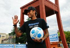 Neymar, bir yardımlaşma derneğinin temsilcisi oldu