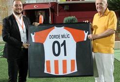 Adanaspor'dan Dorde Miliç'e plaket
