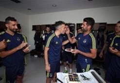 Fenerbahçe'de Van Persie'nin doğum günü kutlandı