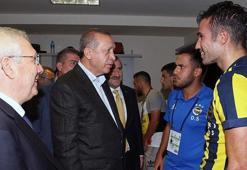 Cumhurbaşkanı Recep Tayyip Erdoğan Fenerbahçe'yi soyunma odasında tebrik etti