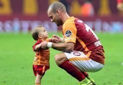 Xess Xava Sneijder'in havuz keyfi