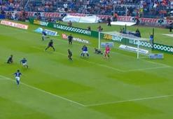 Cruz Azul - Guadalajara maç özeti ve golleri...