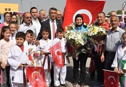 Milli karateci Gamze Keresteci törenle karşılandı