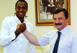 Manucho en sonunda...