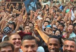 Ronaldo Çin'de hayranlarına seslendi!