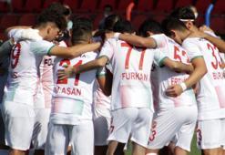 Karşıyaka'da yeniler kenarda