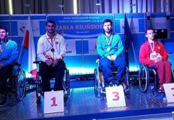 Hakan Akkaya, tekerlekli sandalye eskrimde dünya şampiyonu oldu