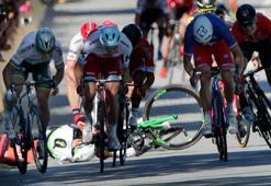 Peter Sagan, dirsek attı, diskalifiye oldu