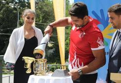Taha Akgül olimpiyat meşalesini teslim aldı