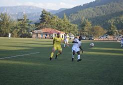 Mawoyeka Türkiye'de futbolcu olmuş