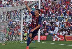 14 yaşındaki Fernando Ovelar Paraguay'daki derbi maçında gol attı!
