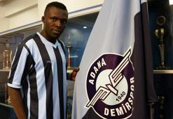Togolu futbolcu Atakora, 1 yıllık sözleşmeye imza attı