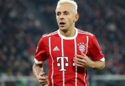 Rafinha, cadılar bayramı kostümü nedeniyle özür diledi