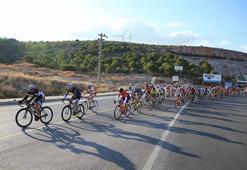 Veloturk Gran Fondo Çeşme'de 140 öğrenciye bisiklet hediye edilecek