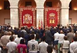 Real Madrid kafilesinden Londra için saygı duruşu