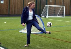 İngiltere Spor Bakanı Tracey Crouch, istifa etti