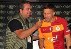 Podolski'ye pastalı uğurlama