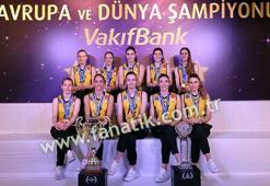 Dünya şampiyonu VakıfBank, basınla buluştu