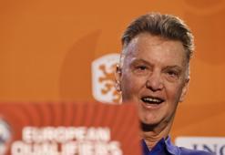 Louis van Gaal: Türkiye, Şenol Güneş ile büyük bir disiplin yakaladı