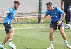 Son dakika Fenerbahçe yeni transferler Rossi ve Berisha idmana çıktı!