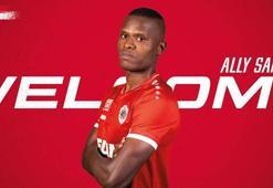 Son dakika! Samatta resmen Antwerp'e transfer oldu