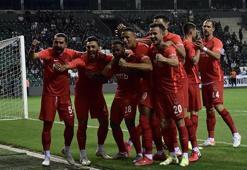 TFF 1.Lig'de zirvede Ümraniyespor var