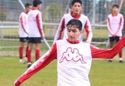 Antalyaspor, Mert Selçuk ile profesyonel sözleşme imzaladı
