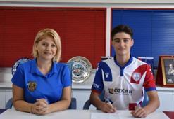 Altınordu 4 genç futbolcusuyla sözleşme imzaladı