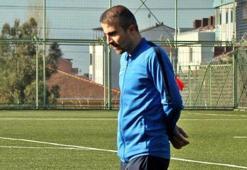 Kansere yakalanan antrenör Faruk Demir, futbolcularıyla vedalaştı