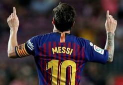 Barcelonalı taraftarlar Nou Camp'ı Messi tezahüratıyla inletti!