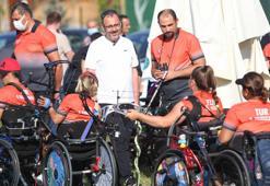 Bakan Kasapoğlu, paralimpik sporcuları ziyaret etti