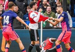 Türk yıldız Orkun Kökçü'ye saldırı! Feyenoord - Atletico Madrid maçı karıştı! (VİDEO)