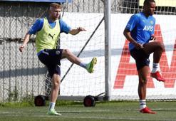 Fenerbahçe idmanından kareler! Burak Kapacak takımla ilk antrenmanına çıktı