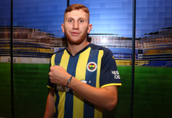 Son dakika Fenerbahçe haberi: Burak Kapacak resmen Fenerbahçe'de!