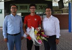 Milli atlet Ersu Şaşma yurda döndü