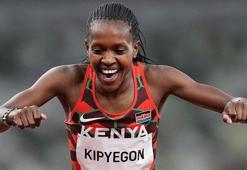 Kenyalı Kipyegon olimpiyat rekoru kırarak kazandı