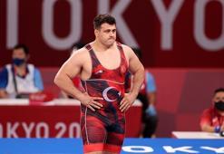 Son dakika! Rıza Kayaalp yarı finalde Kübalı rakibi Mijain Lopez'e yenildi