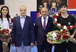 Madalya kazanan Hatice Kübra İlgün ve Hakan Reçber Türkiye'ye döndü