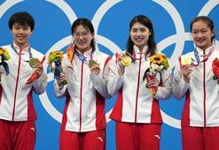 Yüzmede kadınlar 4x200 metre serbest bayrak yarışında Çin altın madalya aldı