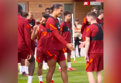 Liverpool'da Virgil van Dijk geri döndü!