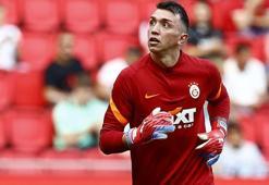 PSV - Galatasaray maçında şok gol! Fernando Muslera'dan sosyal medyayı sallayan hata!