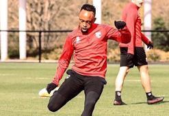 Çaykur Rizespor, Lebogang Phiri ile anlaştı