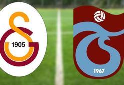 Galatasaray - Trabzonspor maçında hakem krizi! Oyuncular isyan etti!