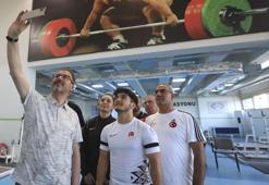 Bakan Kasapoğlu, Olimpiyat Hazırlık Merkezi'ni ziyaret etti