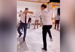 Galatasaraylı Taylan Antalyalı'dan zeybek performansı!