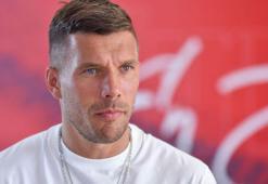 Podolski'den RTL'e milyonluk imza