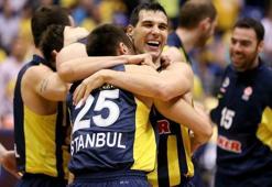 Eski Fenerbahçeli Nikos Zisis basketbolu bıraktı