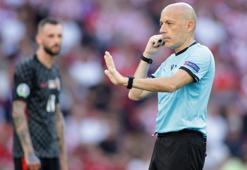 Cüneyt Çakır finale göz kırptı! Hırvatistan-İspanya maçında kusursuz yönetim