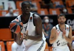 Olympiacos, Moustapha Fall'u kadrosuna kattı