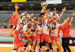A Milli Erkek Voleybol Takımı şampiyonluk kupasını aldı